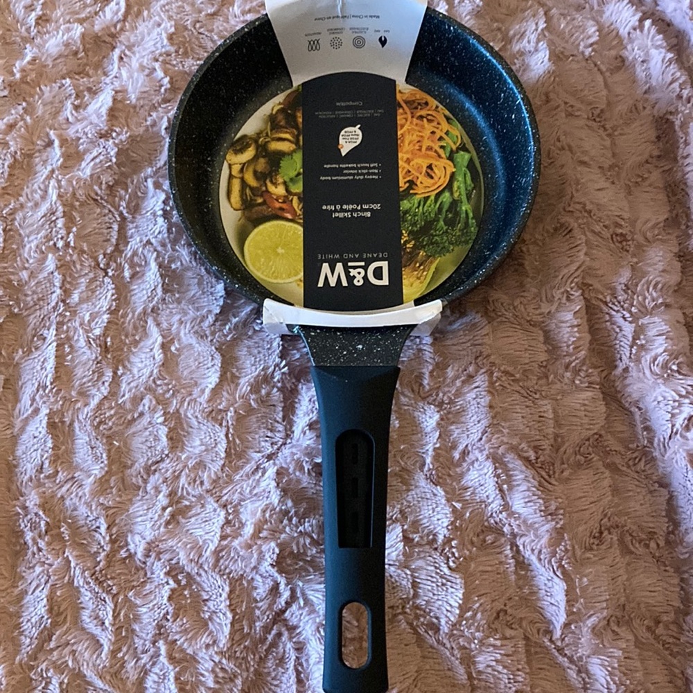 D & W 8"  Black Speckled Skillet